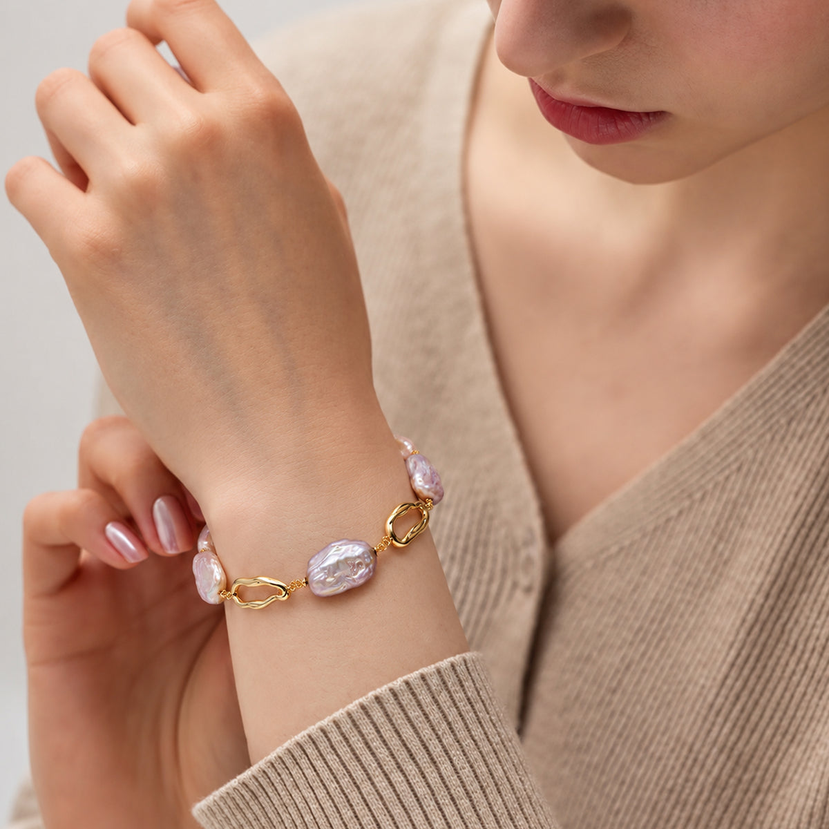Baroque Pearl Link Bracelet in Gold