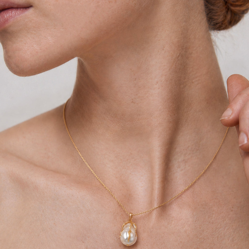 Baroque Pearl Leaf Pendant Necklace