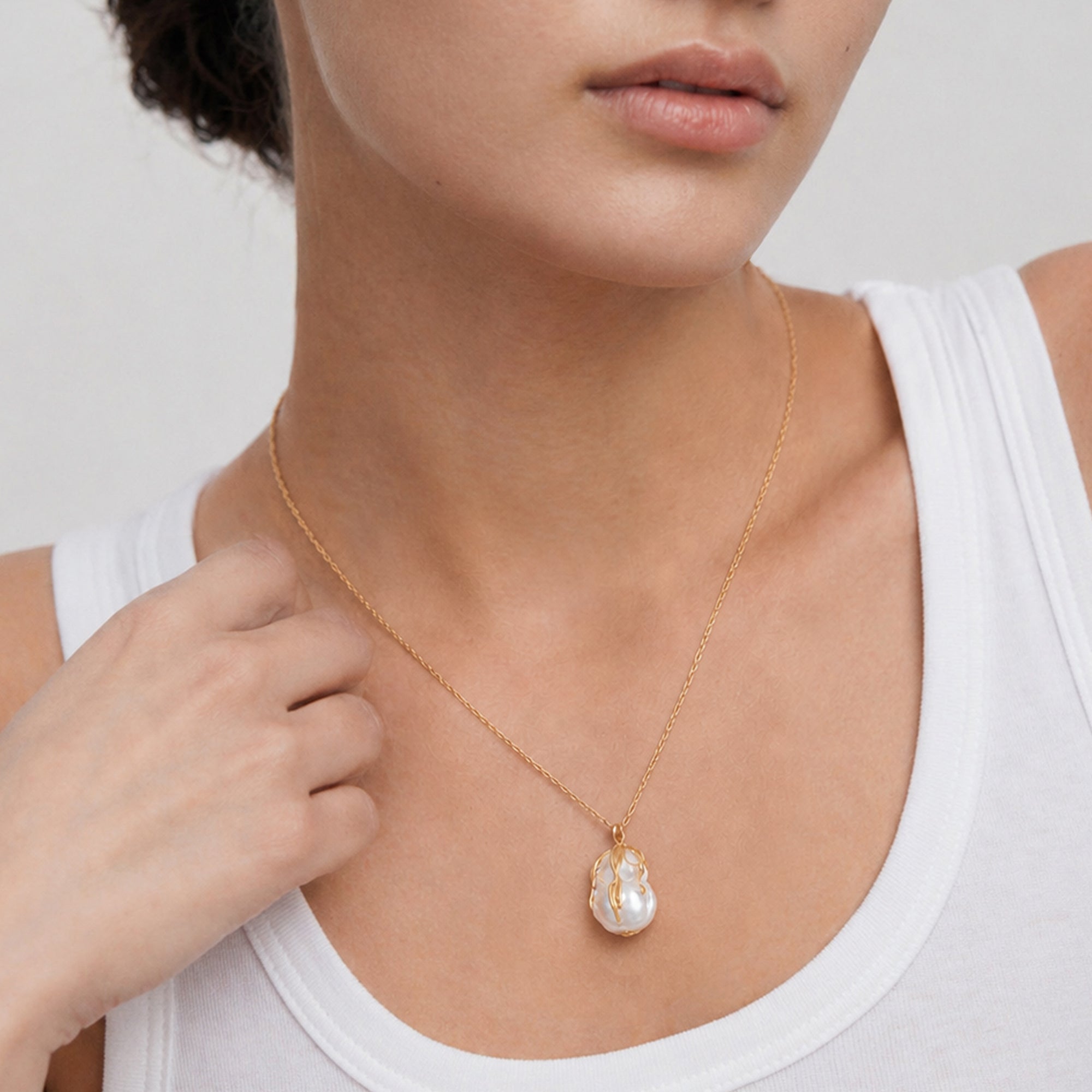 Baroque Pearl Leaf Pendant Necklace
