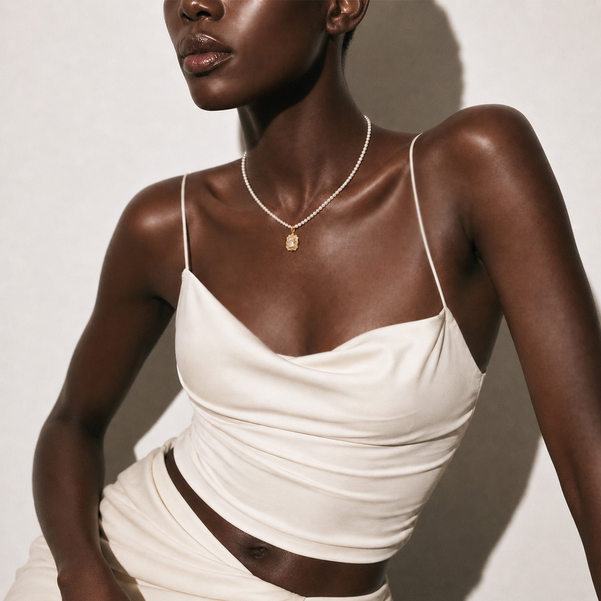 White Shell Pearl Pendant Necklace