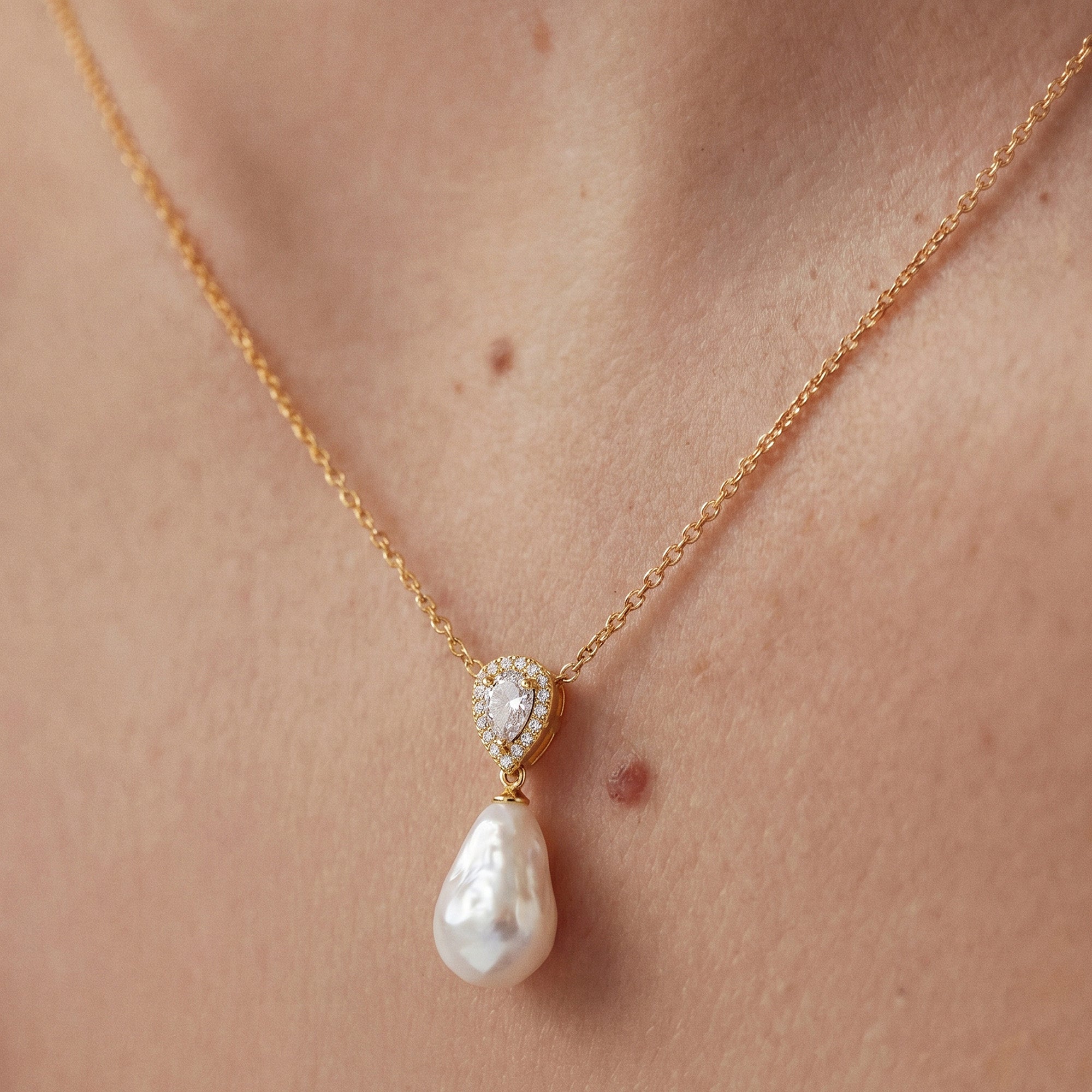 Pear-Cut Halo Freshwater Pearl Necklace